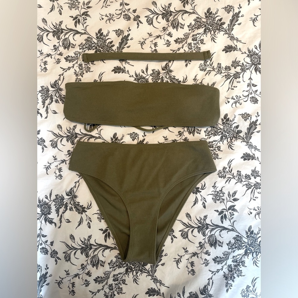 ZAFUL STRAPLESS BIKINI WITH CHOKER- NEVER BEEN WORN